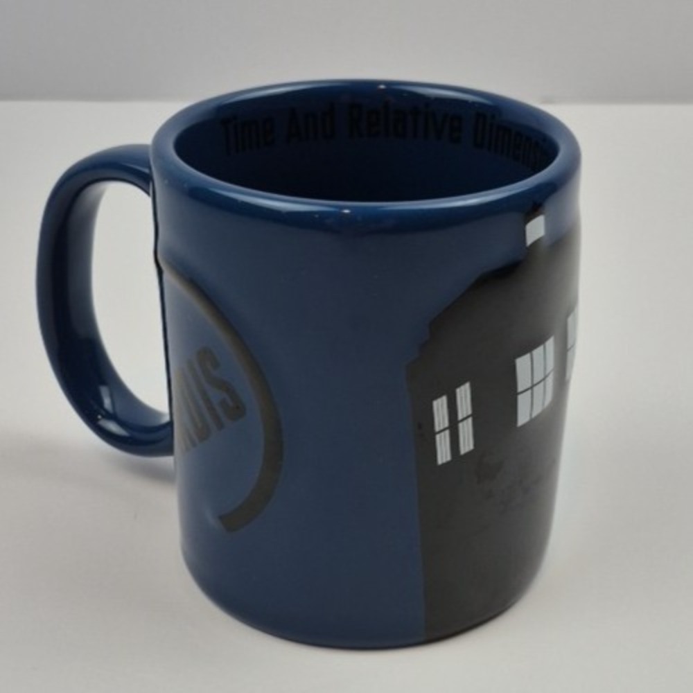 Doctor‎ Who TARDIS 3D Effect 12oz Deep Blue Coffee Mug Bigger On The Inside Zeon